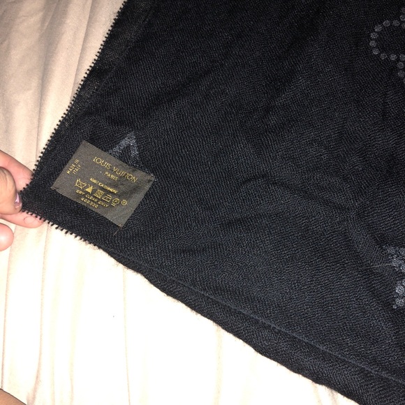 Authentic Louis Vuitton Monte Carlo Cashmere - Picture 4 of 4